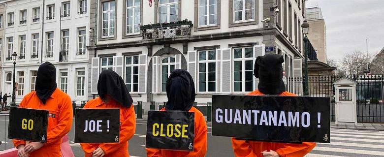 militants devant ambassade USA pour la fermeture de Guantánamo
