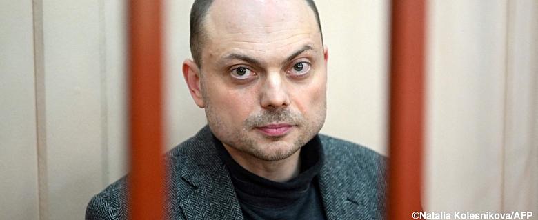 Russie, le militant politique Vladimir Kara-Mourza condamné à 25 ans d'emprisonnement