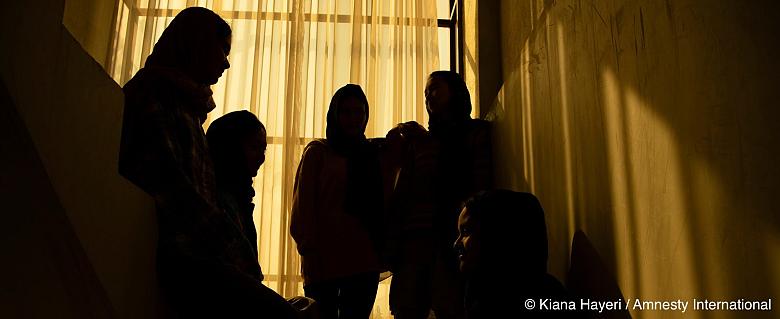 En privant les femmes et les filles de leurs droits humains, les talibans cherchent à les effacer de la société afghane