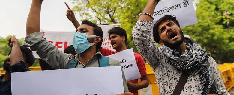 Inde, les mesures excessives de repression prises contre les manifestants doivent cesser