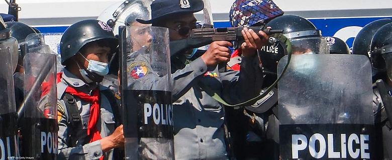Myanmar police