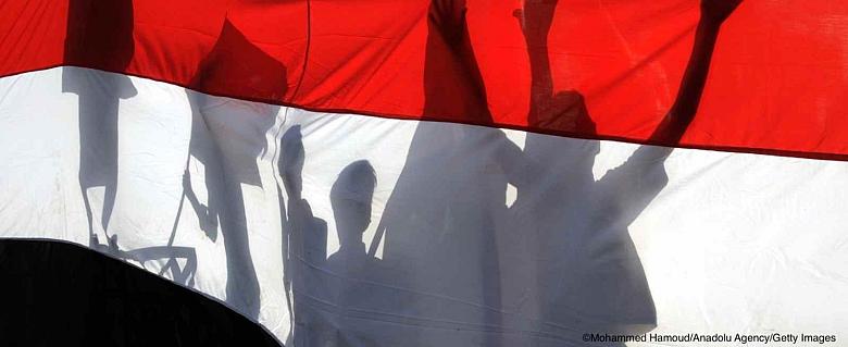 Des Yéménites participent au 54e anniversaire de la révolution yéménite du 26 septembre, sur la place Tahrir à Sanaa, au Yémen, le 26 septembre 2016.
