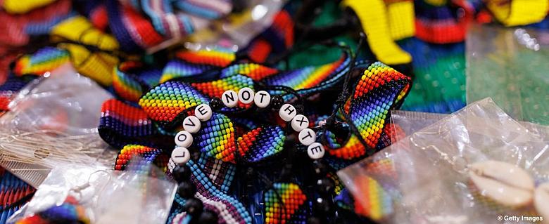 Ouganda, la promulgation d'une loi contre l'homosexualité est une grave atteinte aux droits humains 