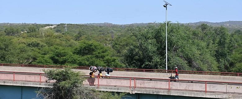 Femmes participant au commerce transfrontalier