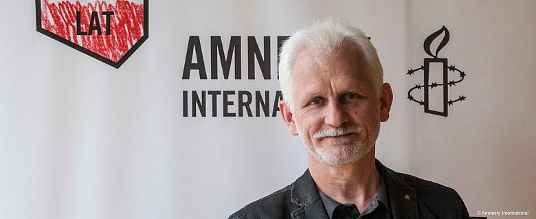 Bélarus, le procès du lauréat du prix Nobel de la paix Ales Bialiatski est une parodie de justice 
