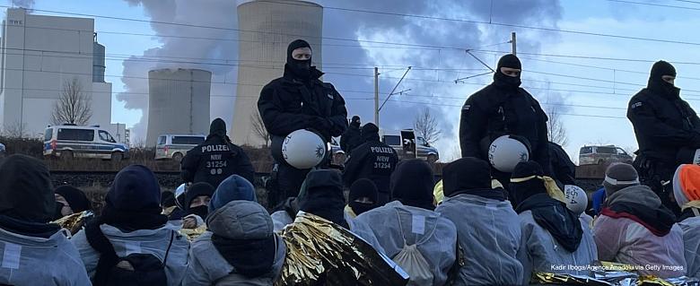 L'année dernière, des militants pour le climat ont protesté contre une centrale électrique au charbon à Lutzerath, en Allemagne